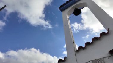 Saint Nicholas Manastırı Porto Lagos, Doğu Makedonya ve Trakya, Yunanistan 'daki iki adada yer almaktadır.