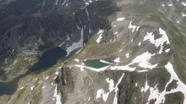 Bulgaristan 'ın Yedi Rila Gölü yakınlarındaki Rila Dağı' nın şaşırtıcı hava manzarası