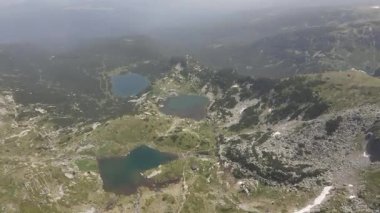 Bulgaristan 'ın Yedi Rila Gölü yakınlarındaki Rila Dağı' nın şaşırtıcı hava manzarası