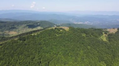 Bulgaristan 'ın Pernik Bölgesi, Kamenititsa zirvesi yakınlarındaki Erul Dağı' nın Hava Sahası