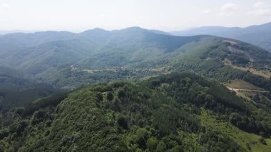 Bulgaristan 'ın Pernik Bölgesi, Kamenititsa zirvesi yakınlarındaki Erul Dağı' nın Hava Sahası