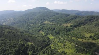 Bulgaristan 'ın Pernik Bölgesi, Kamenititsa zirvesi yakınlarındaki Erul Dağı' nın Hava Sahası