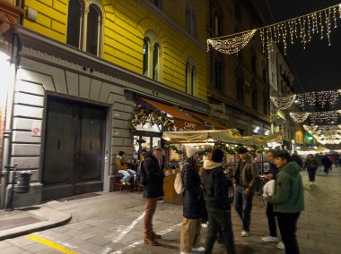 BOLOGNA, İtalya - 07 Aralık 2024: Bologna 'nın Eski Kasabası, Emilia-Romagna Bölgesi, İtalya