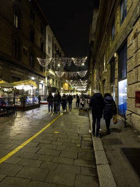 BOLOGNA, İtalya - 07 Aralık 2024: Bologna 'nın Eski Kasabası, Emilia-Romagna Bölgesi, İtalya