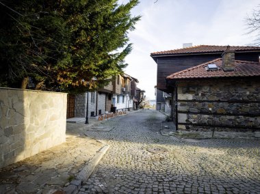 Bulgaristan 'ın Burgaz Bölgesi Sozopol kentindeki tipik sokak ve evler