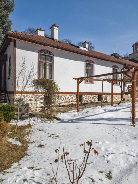 Bulgaristan 'ın başkenti Sofya' daki Lyulin Dağı 'ndaki Kutsal Üçlü Manastırı' na adanmış Ortodoks Divotino Manastırı