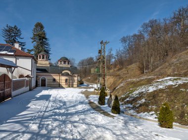 Bulgaristan 'ın başkenti Sofya' daki Lyulin Dağı 'ndaki Kutsal Üçlü Manastırı' na adanmış Ortodoks Divotino Manastırı