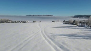 Bulgaristan 'ın Pazardzhik Bölgesi ve bulutlarla kaplı Batak Barajı' nın kış manzarası