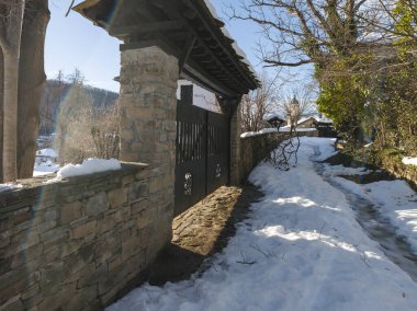 Bulgaristan 'ın Gabrovo bölgesinin Bozhentsi köyünün şaşırtıcı kış manzarası