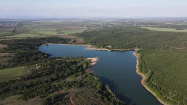 Bulgaristan 'ın Filibe Bölgesi' nin Asenovgrad kenti yakınlarındaki Kırk Springs Reservoir Havacılık Manzarası