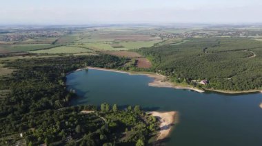 Bulgaristan 'ın Filibe Bölgesi' nin Asenovgrad kenti yakınlarındaki Kırk Springs Reservoir Havacılık Manzarası