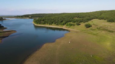 Bulgaristan 'ın Filibe Bölgesi' nin Asenovgrad kenti yakınlarındaki Kırk Springs Reservoir Havacılık Manzarası