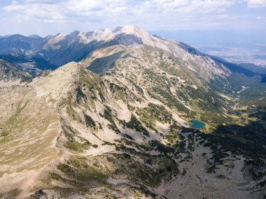 Bulgaristan 'ın Banderitsa Bölgesi yakınlarındaki Pirin Dağı' nın şaşırtıcı hava manzarası