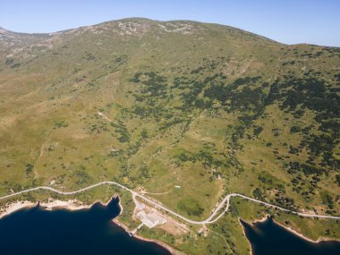 Belmeken Barajı 'nın Havadan Yaz manzarası, Rila dağı, Bulgaristan