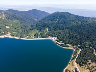 Belmeken Barajı 'nın Havadan Yaz manzarası, Rila dağı, Bulgaristan