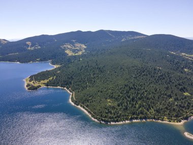 Belmeken Barajı 'nın Havadan Yaz manzarası, Rila dağı, Bulgaristan
