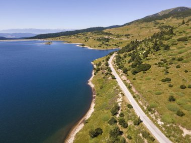 Belmeken Barajı 'nın Havadan Yaz manzarası, Rila dağı, Bulgaristan