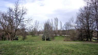 Bulgaristan 'ın Sofya kentindeki South Park' ın bahar manzarası