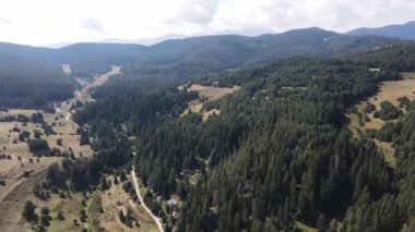 Bulgaristan 'ın Filibe Bölgesi, Otantik 19. yüzyıl evleriyle Sitovo Köyü' nün inanılmaz manzarası