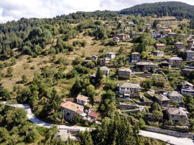 Bulgaristan 'ın Filibe Bölgesi, Otantik 19. yüzyıl evleriyle Sitovo Köyü' nün inanılmaz manzarası