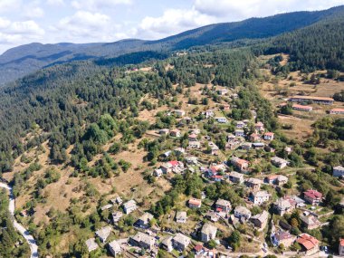 Bulgaristan 'ın Filibe Bölgesi, Otantik 19. yüzyıl evleriyle Sitovo Köyü' nün inanılmaz manzarası