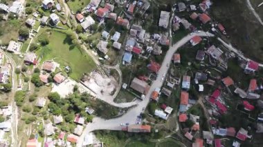 Bulgaristan 'ın Filibe Bölgesi, Otantik 19. yüzyıl evleriyle Lilkovo Köyü' nün inanılmaz manzarası