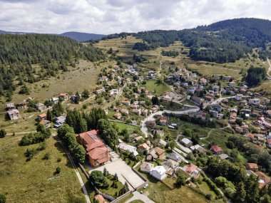 Bulgaristan 'ın Filibe Bölgesi, Otantik 19. yüzyıl evleriyle Lilkovo Köyü' nün inanılmaz manzarası