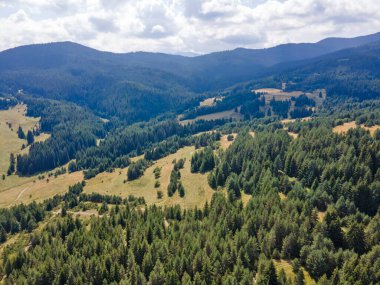 Bulgaristan 'ın Filibe Bölgesi, Otantik 19. yüzyıl evleriyle Lilkovo Köyü' nün inanılmaz manzarası