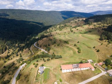 Bulgaristan 'ın Filibe Bölgesi, Otantik 19. yüzyıl evleriyle Lilkovo Köyü' nün inanılmaz manzarası