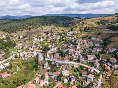 Bulgaristan 'ın Filibe Bölgesi, Otantik 19. yüzyıl evleriyle Lilkovo Köyü' nün inanılmaz manzarası