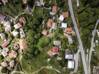 Bulgaristan 'ın Filibe Bölgesi, Otantik 19. yüzyıl evleriyle Lilkovo Köyü' nün inanılmaz manzarası