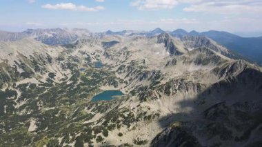 Bulgaristan 'ın Banderitsa Bölgesi yakınlarındaki Pirin Dağı' nın şaşırtıcı hava manzarası