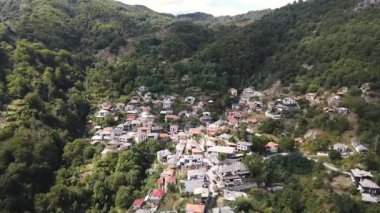 Bulgaristan 'ın Blagoevgrad bölgesinin Delchevo köyünün hava manzarası