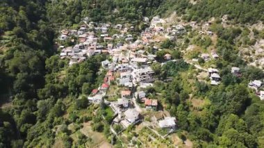 Bulgaristan 'ın Blagoevgrad bölgesinin Delchevo köyünün hava manzarası