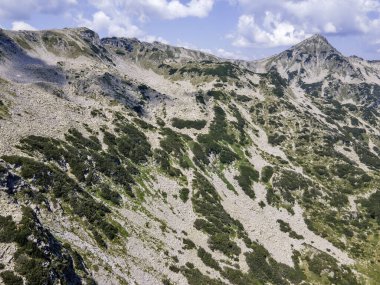 Bulgaristan 'ın Banderitsa Bölgesi yakınlarındaki Pirin Dağı' nın şaşırtıcı hava manzarası
