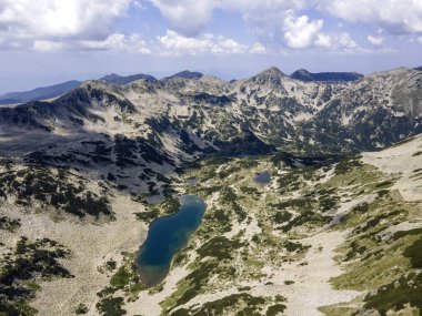 Bulgaristan 'ın Banderitsa Bölgesi yakınlarındaki Pirin Dağı' nın şaşırtıcı hava manzarası