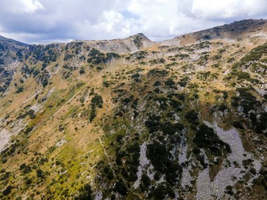 Bulgaristan 'ın Balık gölleri yakınlarındaki Rila Dağı' nın şaşırtıcı hava manzarası