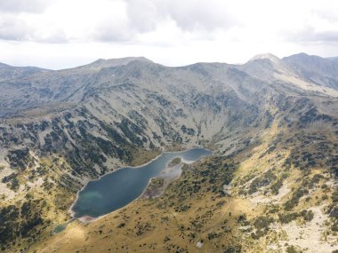 Bulgaristan 'ın Balık gölleri yakınlarındaki Rila Dağı' nın şaşırtıcı hava manzarası