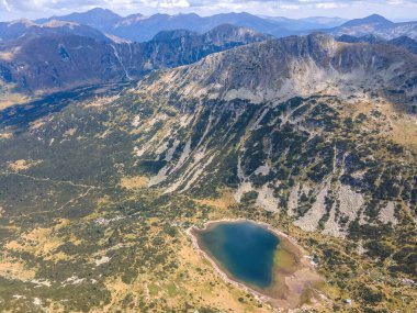 Bulgaristan 'ın Balık gölleri yakınlarındaki Rila Dağı' nın şaşırtıcı hava manzarası