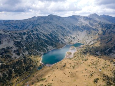 Bulgaristan 'ın Balık gölleri yakınlarındaki Rila Dağı' nın şaşırtıcı hava manzarası