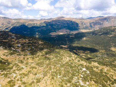 Bulgaristan 'ın Balık gölleri yakınlarındaki Rila Dağı' nın şaşırtıcı hava manzarası