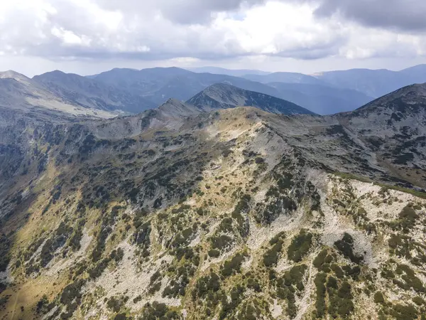 Bulgaristan 'ın Balık gölleri yakınlarındaki Rila Dağı' nın şaşırtıcı hava manzarası