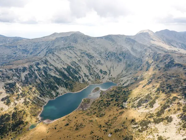 Bulgaristan 'ın Balık gölleri yakınlarındaki Rila Dağı' nın şaşırtıcı hava manzarası