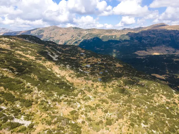 Bulgaristan 'ın Balık gölleri yakınlarındaki Rila Dağı' nın şaşırtıcı hava manzarası