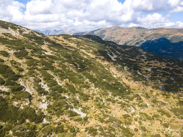 Bulgaristan 'ın Balık gölleri yakınlarındaki Rila Dağı' nın şaşırtıcı hava manzarası