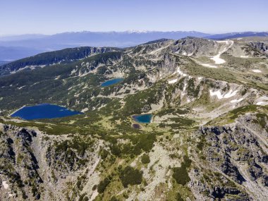 Bulgaristan 'ın Granchar Gölü yakınlarındaki Rila Dağı' nın İnanılmaz Yaz Manzarası
