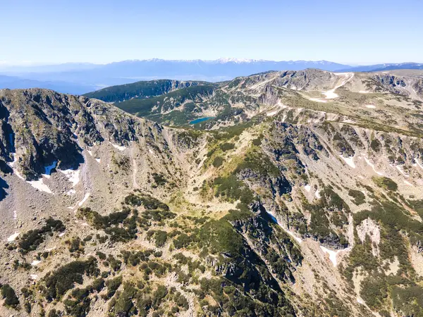 Bulgaristan 'ın Granchar Gölü yakınlarındaki Rila Dağı' nın İnanılmaz Yaz Manzarası