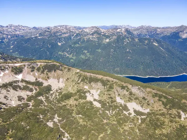 Bulgaristan 'ın Granchar Gölü yakınlarındaki Rila Dağı' nın İnanılmaz Yaz Manzarası