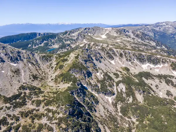 Bulgaristan 'ın Granchar Gölü yakınlarındaki Rila Dağı' nın İnanılmaz Yaz Manzarası