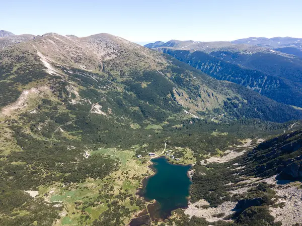 Bulgaristan 'ın Granchar Gölü yakınlarındaki Rila Dağı' nın İnanılmaz Yaz Manzarası